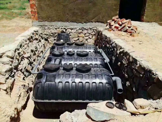 Digestor de biogás negro para tratamento de esgoto doméstico rural em sistema de equipamento de porão