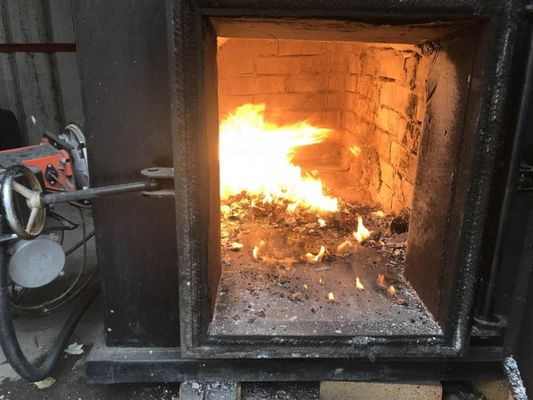 Equipamento de pequena exploração Incinerador de carcaças de animais Forno para cremação de animais de estimação Condição